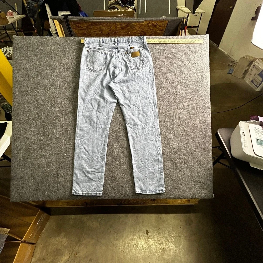 Wrangler Jeans Mens Size 36x34 Light Wash Regular Fit Straight Leg Denim Casual